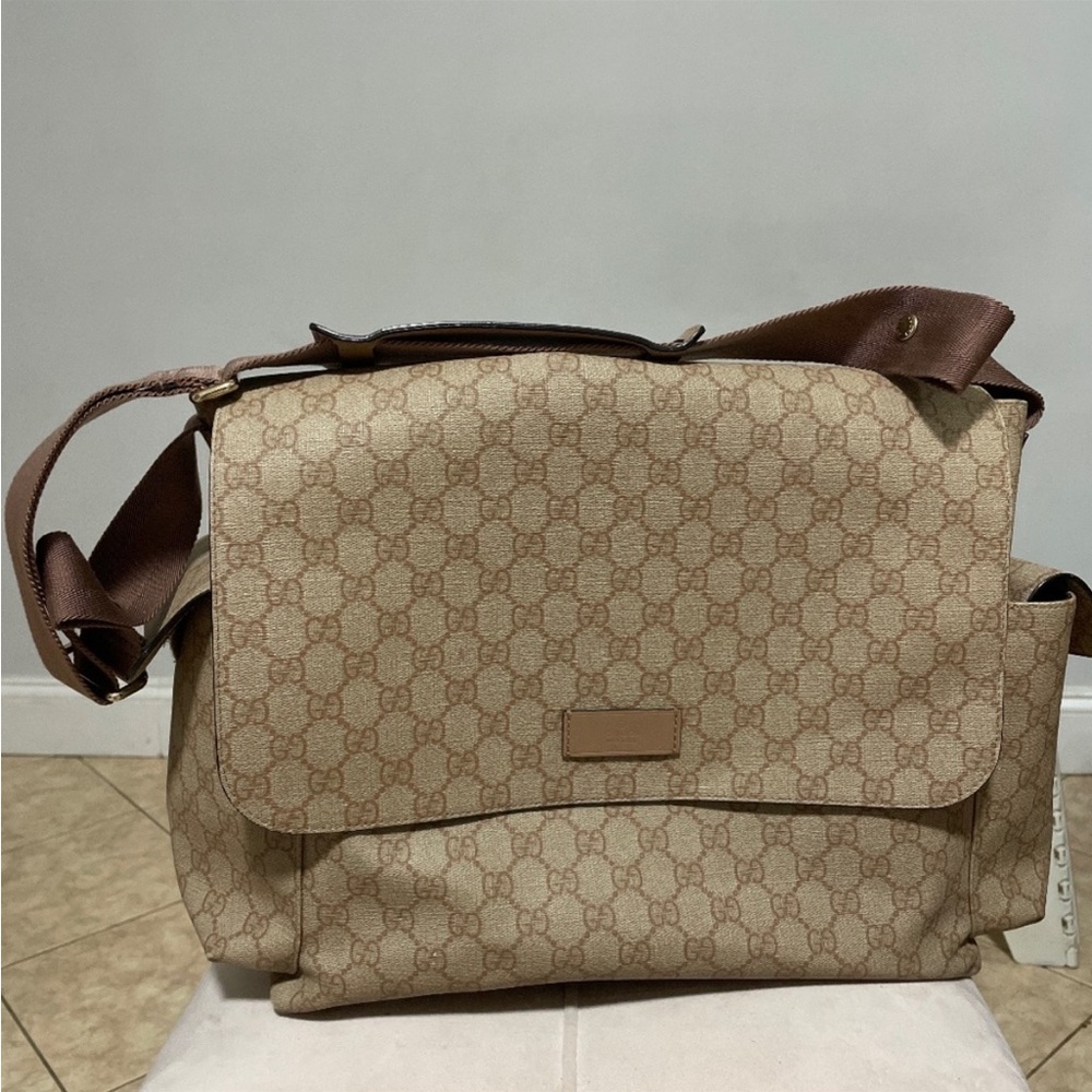 AUTHENTIC GUCCI BAG MINT CONDITION